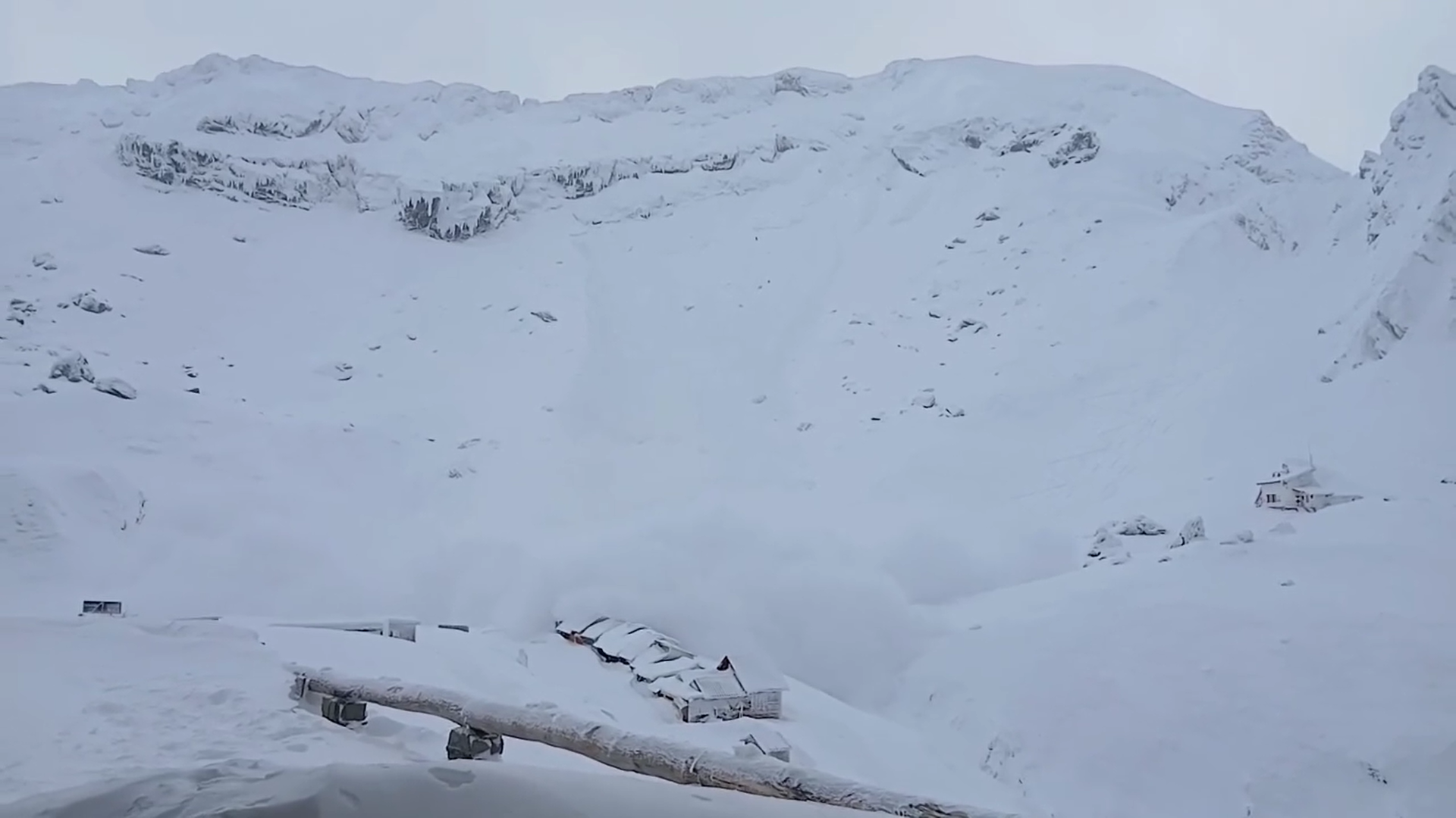 Doi schiori au provocat o avalanșă de mari dimensiuni în zona Bâlea Lac