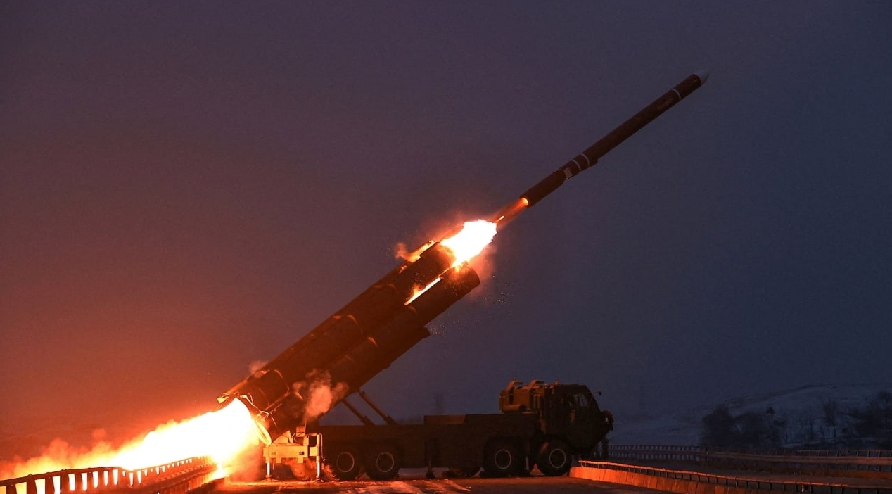 Kim Jong Un a lansat o rachetă balistică în timp ce Președintele Coreei de Sud vizitează China. Japonia a confirmat locația unde a căzut proiectilul