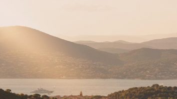 Sezonul 4 al serialului „The White Lotus” va fi filmat într-un castel de lux din Saint-Tropez