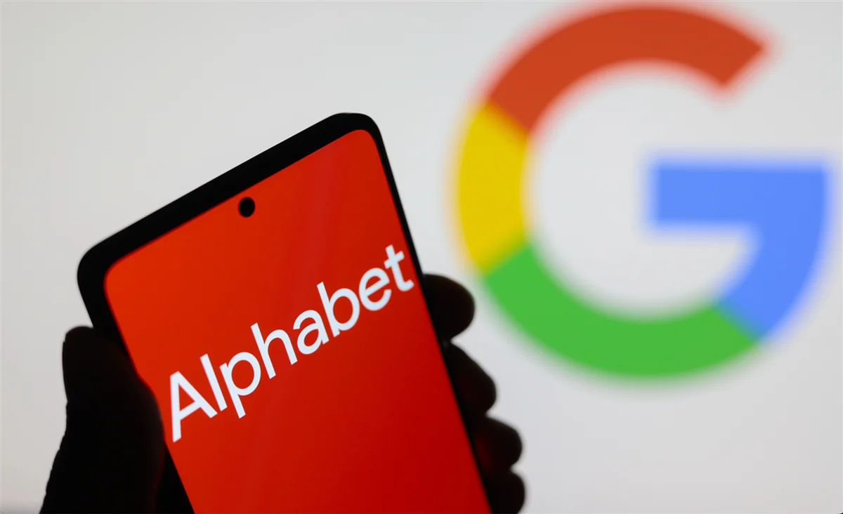 Alphabet a depășit Apple. Devine cea mai valoroasă companie tech din lume
