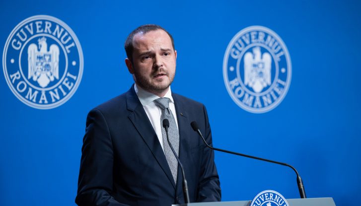 EXCLUSIV. Alexandru Rogobete justifică noua Reformă din Sănătate, care impune gărzi de 12 ore pentru medici la Urgențe: „Dacă identificăm scutiri medicale emise fraudulos, mă voi îndrepta spre Parchetul General. Încercăm să reducem cât mai mult inechitățile”