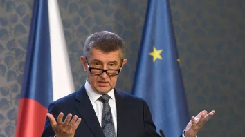 Premierul ceh Andrej Babiš anunță că va achiziționa cele 24 de avioane americane F-35 comandate de Guvernul precedent, pe care le-a criticat agresiv în campania electorală: „Vrem, totuși, un acord mai bun”. Cum l-a determinat Trump să se răzgândească