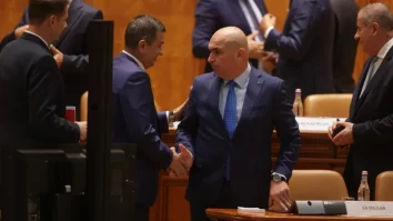 Premierul Bolojan iese la atac: „Putem guverna și fără PSD”. Bogdan Hofbauer, editor Aleph News: „Discuțiile lui Bolojan cu cei de la Fitch arată că se pregătește un guvern minoritar”