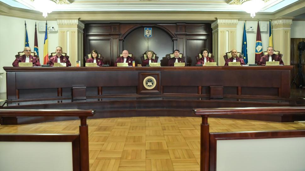 CCR amână pentru a patra oară decizia privind pensiile magistraților. Noua dată stabilită pentru verdict este 11 februarie