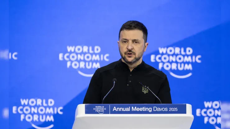 Ucraina și Statele Unite continuă negocierile de pace la Forumul Economic Mondial de la Davos . Trump și Zelenski ar putea semna un acord comercial istoric de 800 miliarde dolari