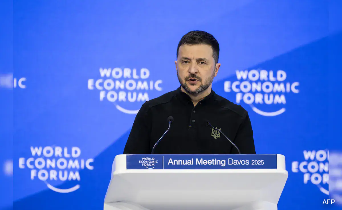 Ucraina și Statele Unite continuă negocierile de pace la Forumul Economic Mondial de la Davos . Trump și Zelenski ar putea semna un acord comercial istoric de 800 miliarde dolari