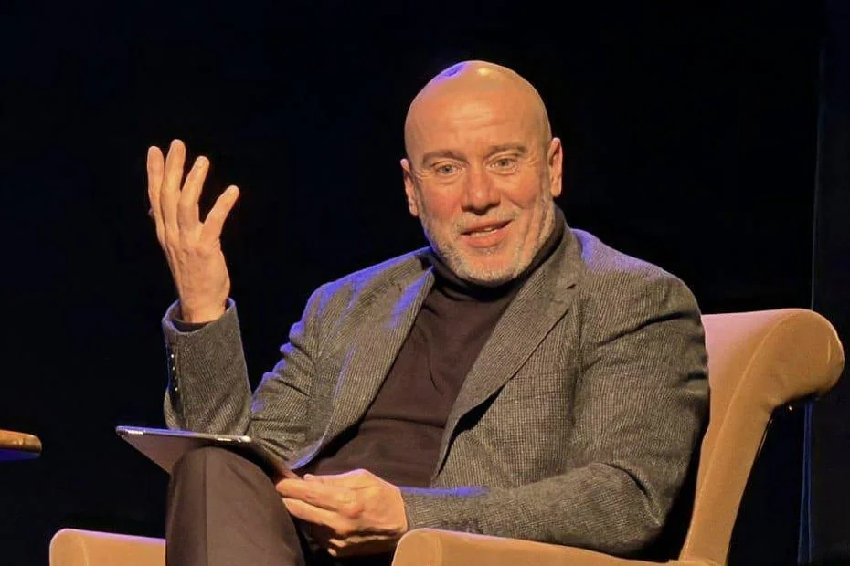 Mii de români cer demisia ministrului Culturii, Andras Demeter. Cum a început valul de proteste