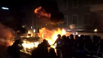 Proteste violente la Tirana: Zeci de persoane au fost arestate / Mai mulți polițiști au fost răniți în timpul manifestațiilor împotriva guvernului