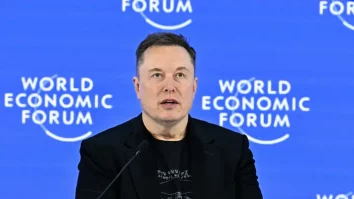Elon Musk participă la Davos pentru prima dată, după ani de zile în care a criticat Forumul. Miliardarul trage un semnal de alarmă în privința Inteligenței Artificiale: „Ne-am putea trezi într-un film Terminator dacă nu avem grijă”