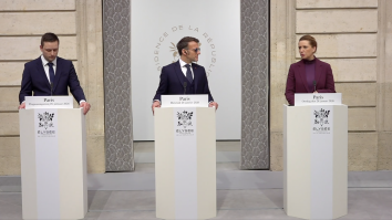 Macron i-a primit astăzi la Élysée pe Premierii  Groenlandei și Danemarcei pentru discuții privind securitate Groenlandei. „NATO va trebui să joace un rol important în Arctica”, spune Mette Frederiksen