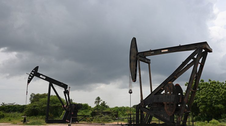 Statele Unite au finalizat prima vânzare de petrol venezuelean, în valoare de 500 de milioane de dolari. Veniturile sunt păstrate în conturi supravegheate de Administrația Trump