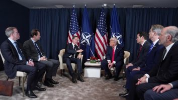 Trump anunță că a conturat cu Rutte, la Davos, cadrul unui viitor acord pentru Groenlanda: „Ar fi o soluție excelentă pentru SUA și NATO. Nu aș mai aplica tarifele”