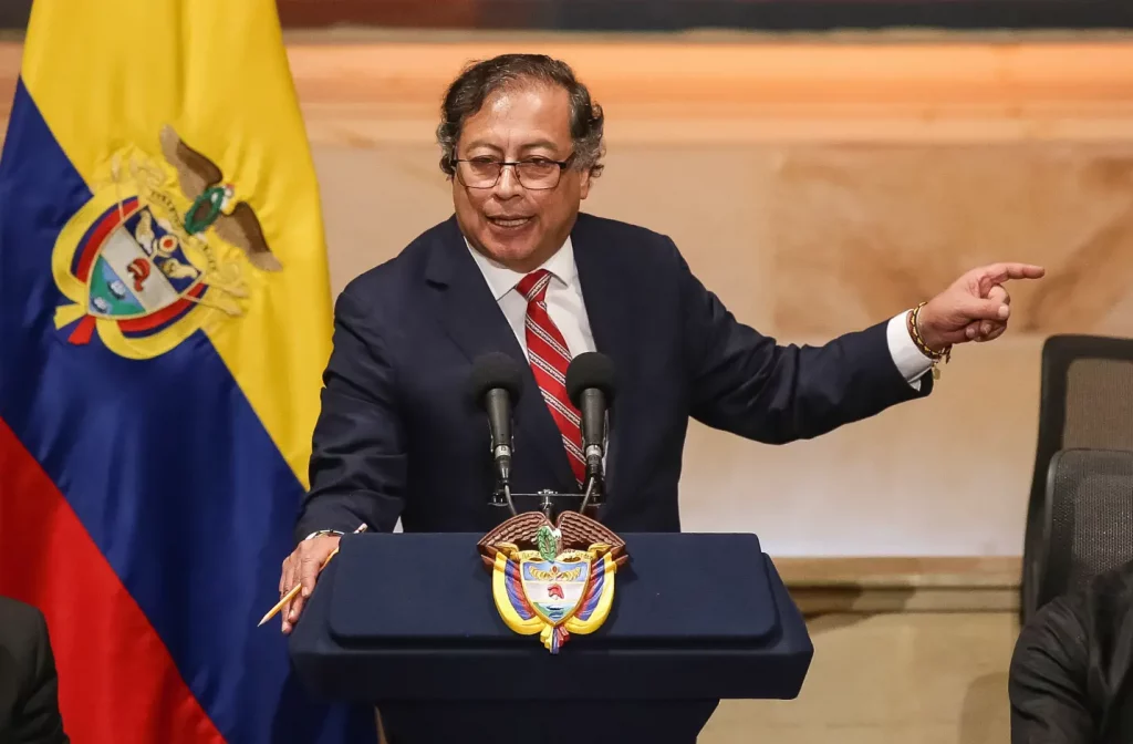 Această imagine are atributul alt gol; numele fișierului este petroo-1024x672.webp