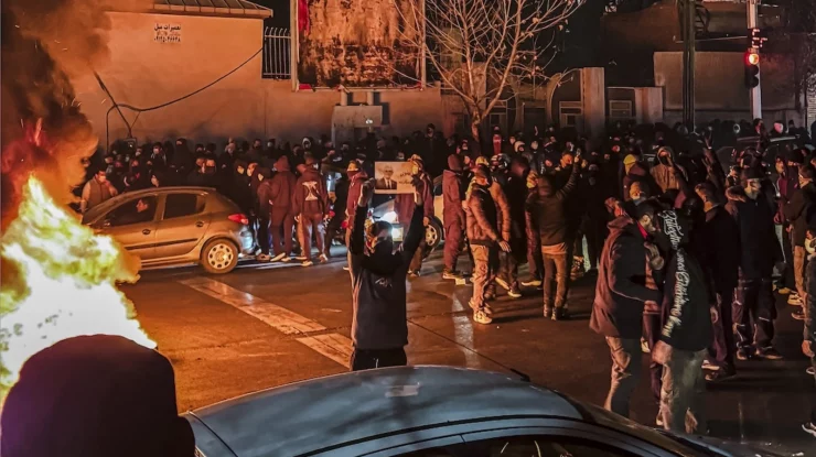 Statele Unite cer cetățenilor americani să părăsească imediat Iranul: „Nu vă putem ajuta. Dacă nu puteți pleca, adăpostiți-vă”