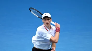 Jannik Sinner s-a calificat în turul doi la Australian Open, după retragerea lui Hugo Gaston