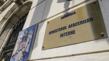 Gafă monumentală de Ziua lui Mihai Eminescu din partea Ministerului de Interne. Poezia publicată pe Facebook a fost citată greșit