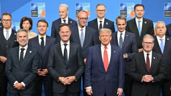 Trump critică dur NATO, într-un nou mesaj pe Truth Social: „Rusia și China nu se mai tem de NATO, ci doar de Statele Unite. NATO nu ar fi alături de SUA dacă am avea cu adevărat nevoie”