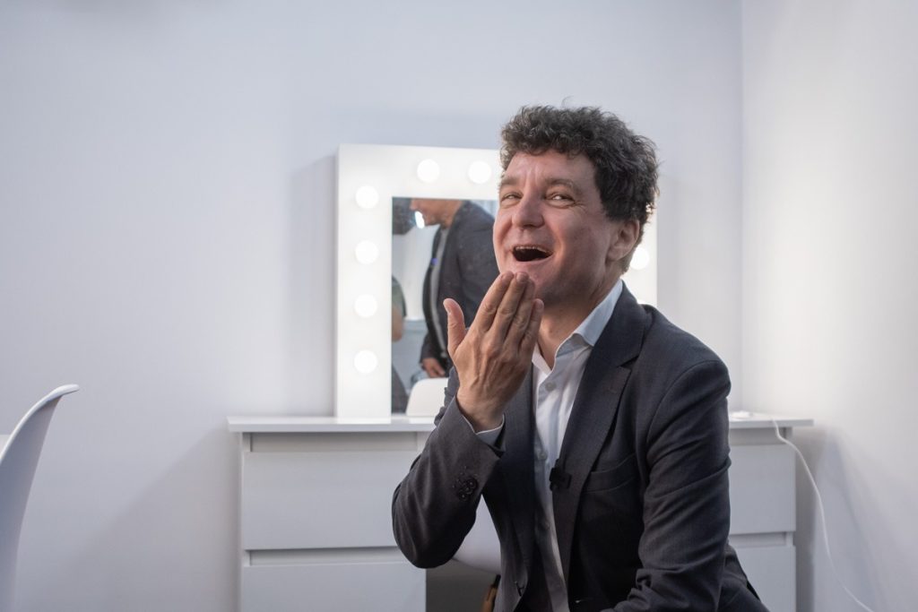 De ce să fi mers Nicușor la Davos? Nu cunoaște pe nimeni