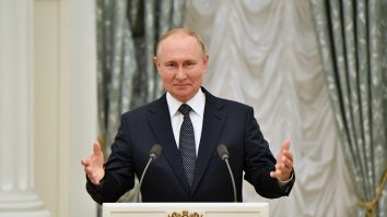 Putin „îl invită” pe Zelenski la Moscova pentru negocieri directe, anunță Kremlinul