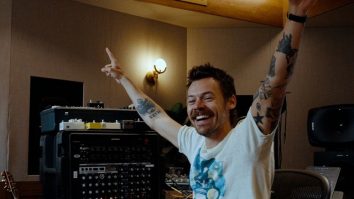 Harry Styles anunţă lansarea primului single de pe albumul „Kiss All The Time. Disco Occasionally”