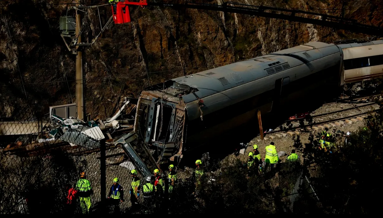 Un nou accident feroviar are loc în Spania. Mecanicul a murit, iar alte 40 au fost rănite, după ce un tren a deraiat lângă Barcelona. Cinci persoane se află în stare gravă