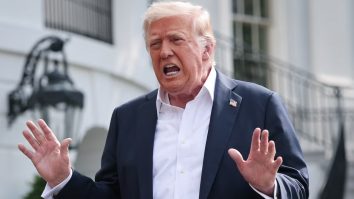 Donald Trump amenință Canada cu tarife vamale de 100%