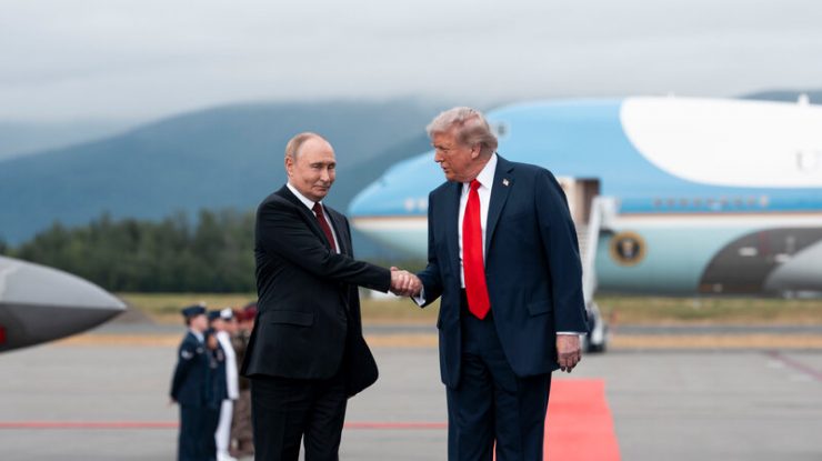 Astăzi expiră Tratatul Rusia–SUA privind limitele reciproce asupra focoaselor nucleare, New START. Rusia acuză SUA că nu au răspuns propunerilor de prelungire: „Presupunem că părțile nu mai sunt obligate să respecte niciun fel de obligații sau declarații”