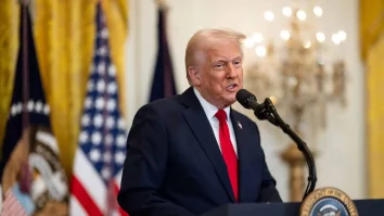 Trump spune că Iranul „imploră” SUA să negocieze: „S-ar putea să fim nevoiți să acționăm înainte de întâlnire”