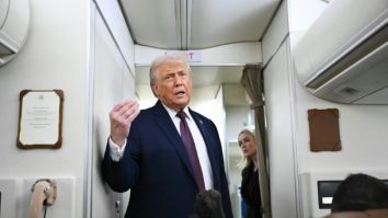 Regimul din Iran contrazice anunțul lui Trump privind „anularea execuțiilor”. Trump amenință din nou cu un atac devastator: „Avem o flotă masivă care se îndreaptă acum spre Iran. Îi monitorizăm atent”