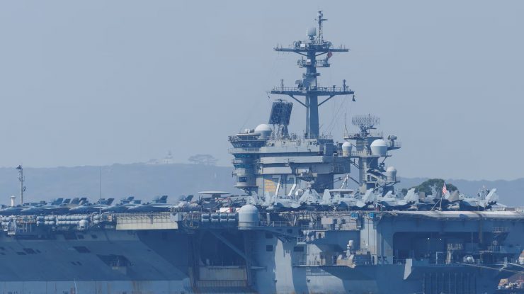 Portavionul USS Abraham Lincoln și „flota masivă de nave de război” au ajuns în Orientul Mijlociu. Trump ar putea ordona un atac devastator asupra Iranului în orice moment