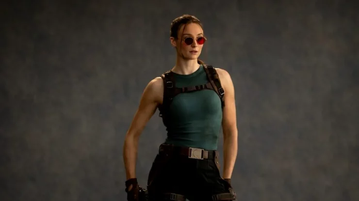 Actrița Sophie Turner, cunoscută pentru rolul său din „Game of Thrones” devine protagonista „Tomb Raider”, un nou serial live-action lansat de Prime Video