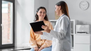 Raport WEF: Deși femeile reprezintă aproape 50% din populația globală, sănătatea acestora atrage doar 6% din investițiile private în domeniul medical