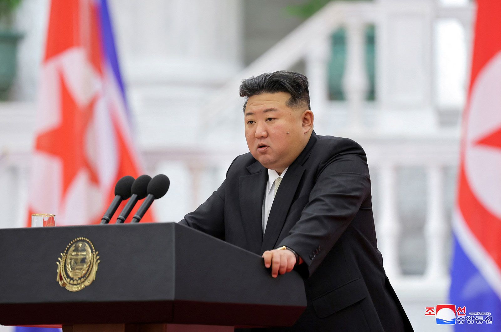 Regimul lui Kim Jong-Un îi execută public pe elevii și studenții care urmăresc seriale străine precum „Squid Game”. Mărturiile nord-coreenilor care au fugit din Coreea de Nord