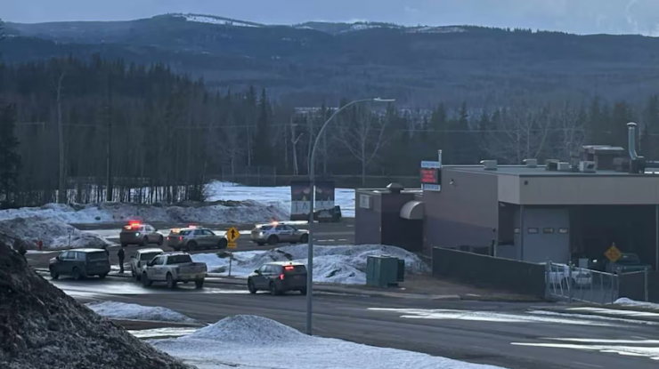 Zece persoane au murit într-un atac armat la un liceu din Canada. Poliția a anunțat peste 25 de răniți, iar suspecta s-ar fi sinucis