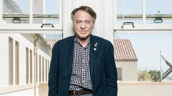 „Până în 2032, pentru fiecare an trăit vei câștiga înapoi încă unul”, spune Ray Kurzweil. El susține că, până în 2030, nanoboții vor circula prin sânge și vor încetini îmbătrânirea