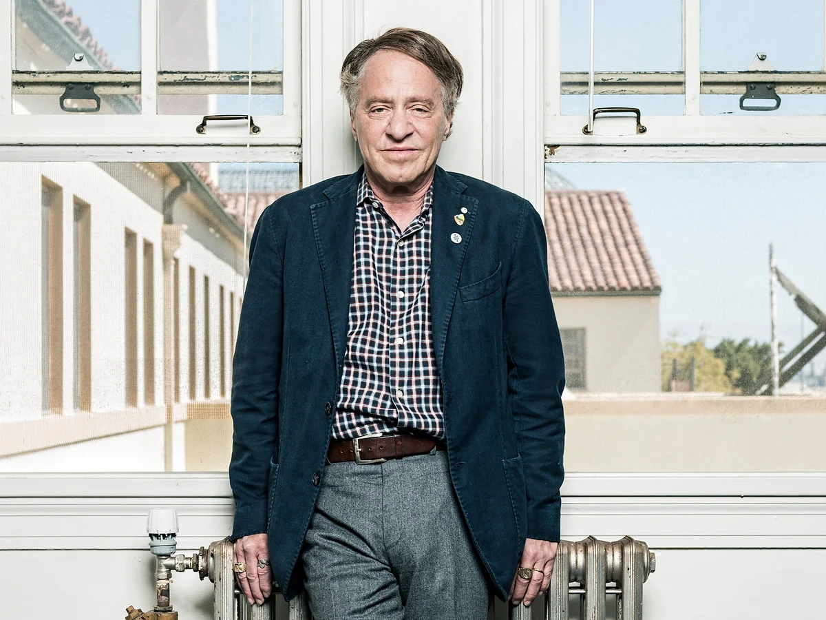 „Până în 2032, pentru fiecare an trăit vei câștiga înapoi încă unul”, spune Ray Kurzweil. El susține că, până în 2030, nanoboții vor circula prin sânge și vor încetini îmbătrânirea