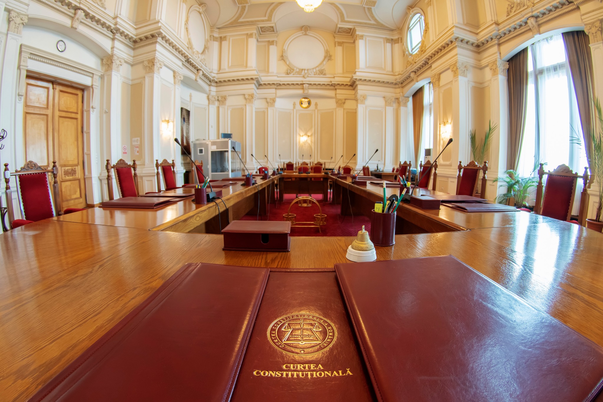 CCR se reunește astăzi, pentru a cincea oară, pentru a analiza proiectul privind pensiile magistraților. Înalta Curte de Casație și Justiție a solicitat CCR să sesizeze Curtea de Justiție a Uniunii Europene