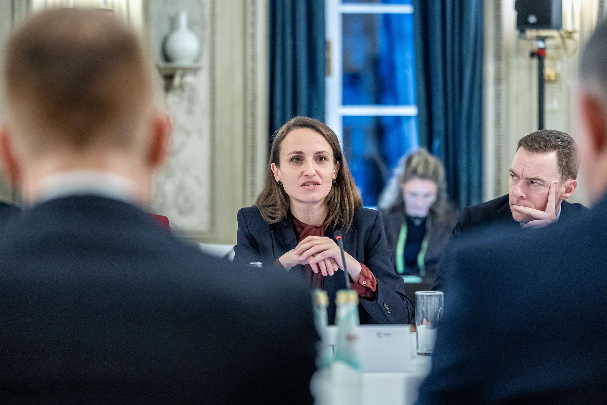 MAE anunță că nu sunt români răniți în Orientul Mijlociu și actualizează avertismentele de călătorie. Celula de Criză rămâne activă