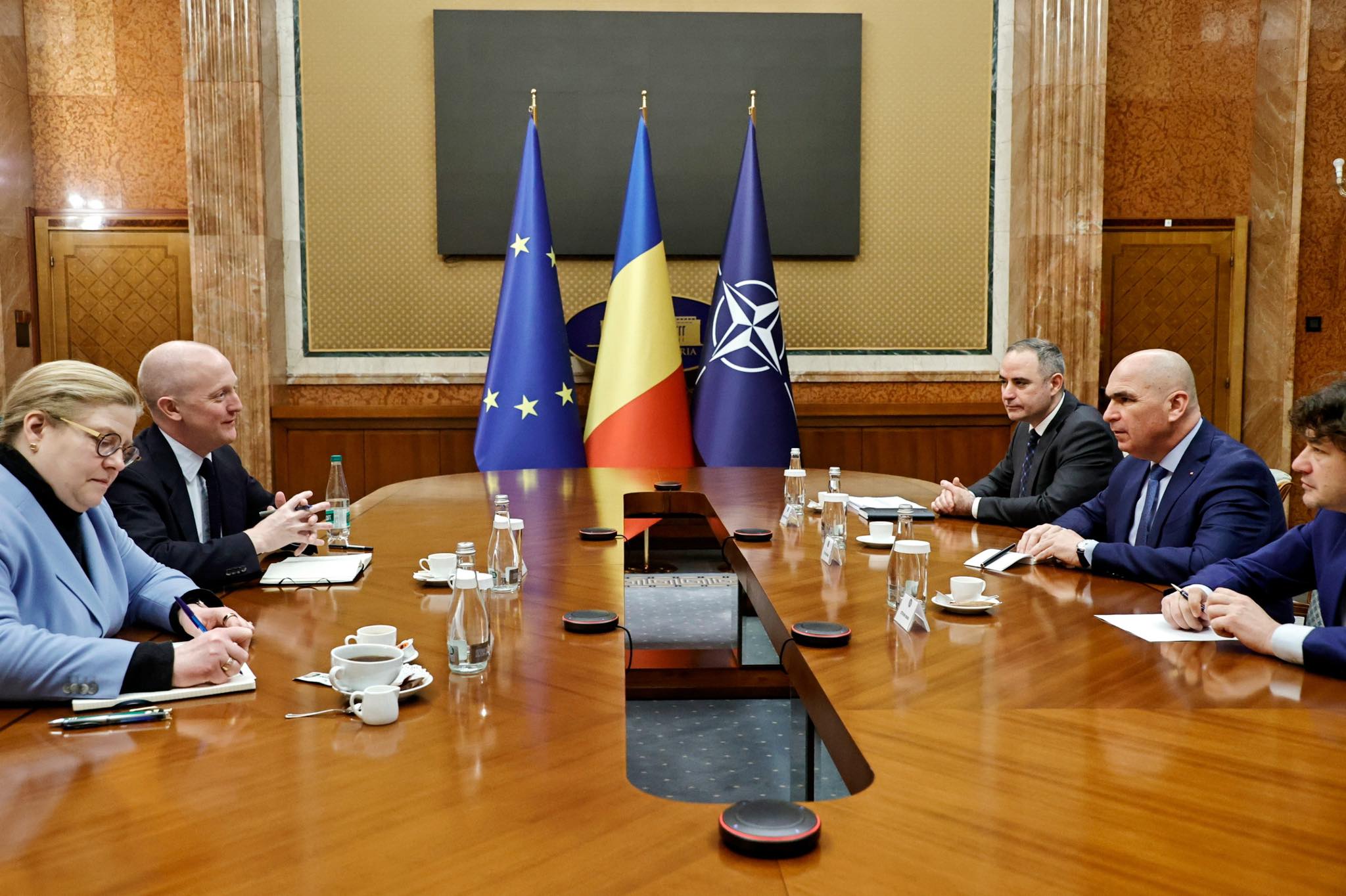 Premierul Ilie Bolojan la întâlnirea cu Moody’s: Guvernul ţinteşte un deficit bugetar de 6,2% din PIB în 2026. Absorbţia fondurilor europene şi susţinerea investiţiilor rămân prioritare