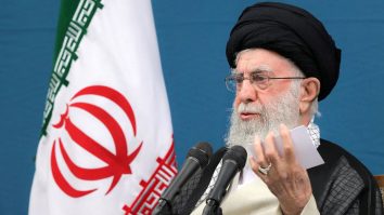 Statele Unite și Israelul au distrus complexul Liderului Suprem al Iranului, Ali Khamenei, în încercarea de a-l asasina. Trump și Netanyahu vor să elimine toți liderii Regimului iranian în noua operațiune militară comună