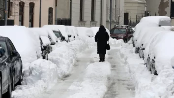 ANM avertizează asupra viscolului și poleiului în București. Stratul de zăpadă va ajunge până la 15 cm în următoarele 48 de ore