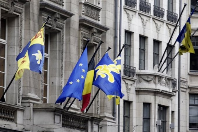 Bruxelles-ul are din nou un guvern regional după 600 de zile de blocaj politic. Haosul financiar al Capitalei Belgiei a ridicat îngrijorări privind datoria de 15 miliarde de euro