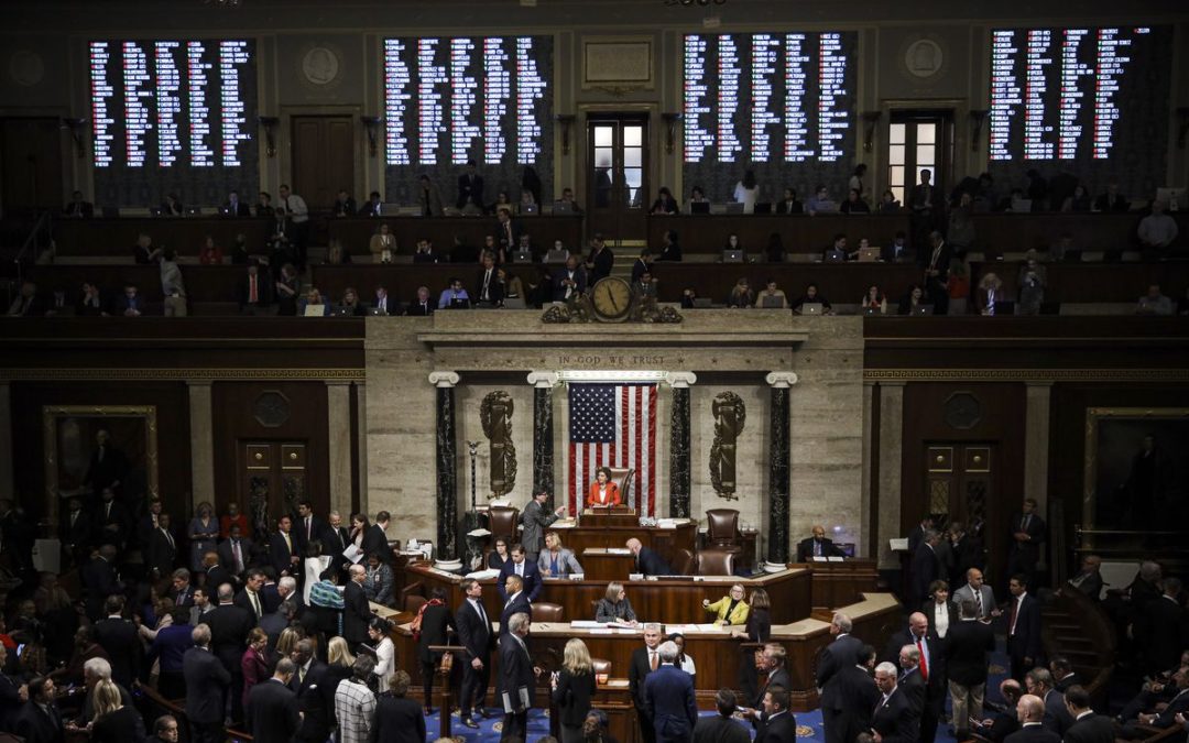 Comisia Juridică a Camerei Reprezentanților din SUA acuză Comisia Europeană că ar fi intervenit în procesele electorale din mai multe state europene, inclusiv România. Purtătorul de cuvânt al Comisiei Europene pentru afaceri digitale, Thomas Regnier, a calificat acuzațiile drept „pure absurdități” și „complet nefondate”