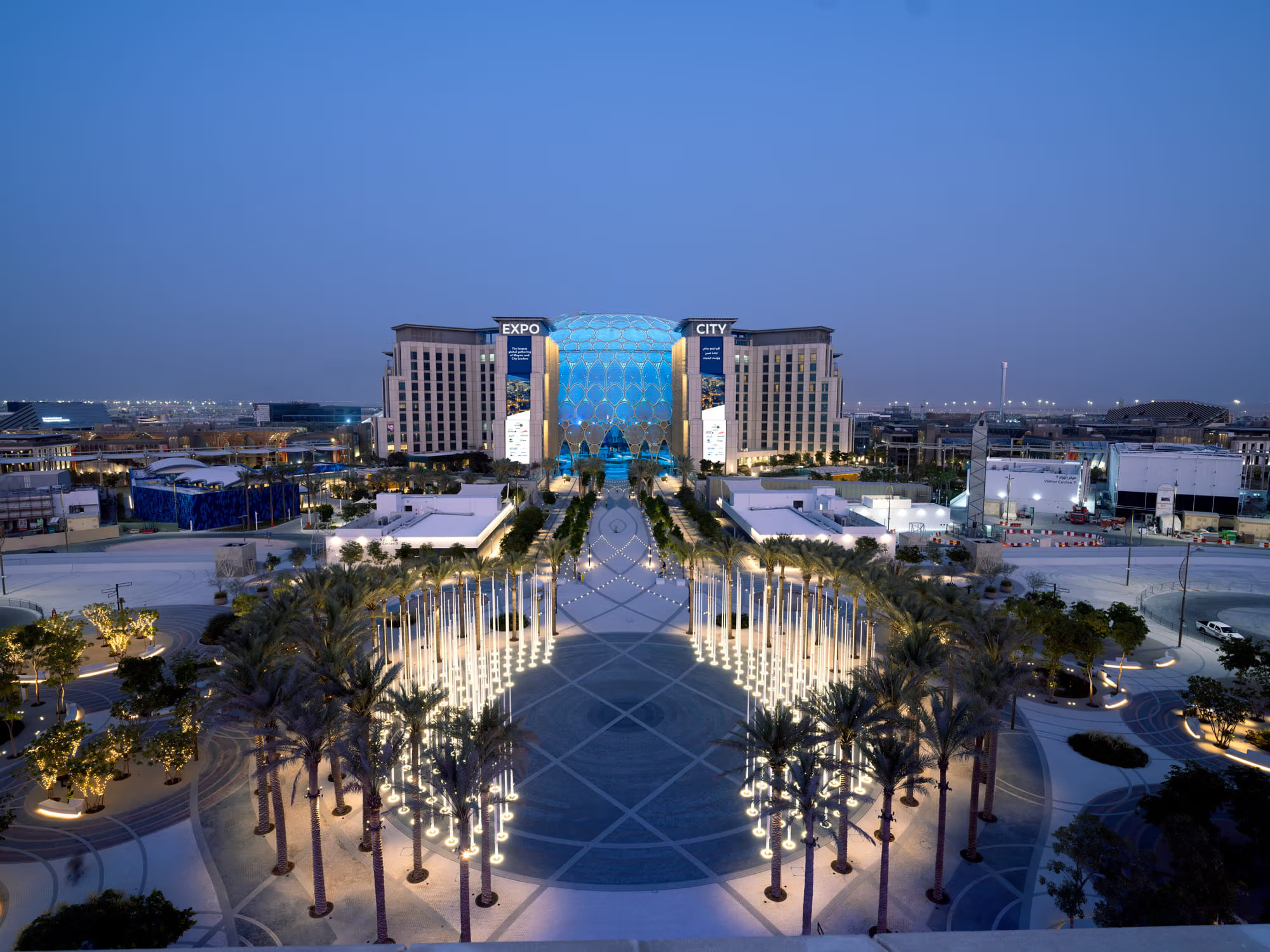 World Health Expo 2026 a început la Dubai: Inteligența Artificială, radioterapia inteligentă și spitalele complet digitalizate sunt în centrul atenției