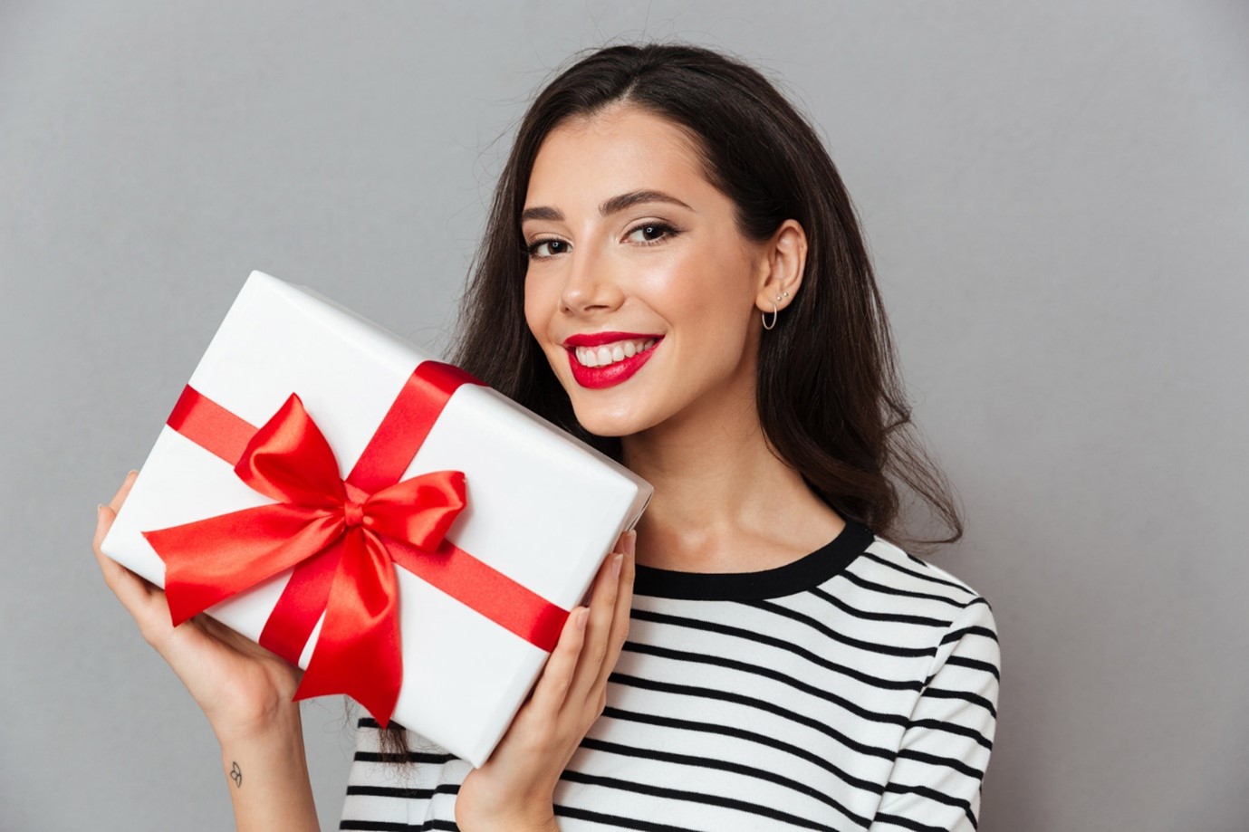 (P) Cadouri de Dragobete: cum alegi fără clișee, dar cu sens