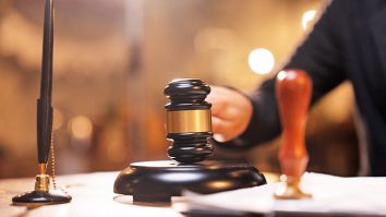 România este la coada UE în clasamentul Indicelui de Percepție a Corupției, arată raportul Transparency International. Marius Luican, CEO Reveal Marketing Research: „Vorbim despre anchete blocate, aplicarea inegală a legii, oameni cărora viețile le-au fost distruse…”