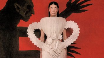 Folclorul din Transilvania a inspirat o colecție de modă Goth a ABODI Transylvania. Răzvan Țupa, autorul recomandărilor de carte citEști: „În centrul colecției se află figura Elisabetei Báthory”