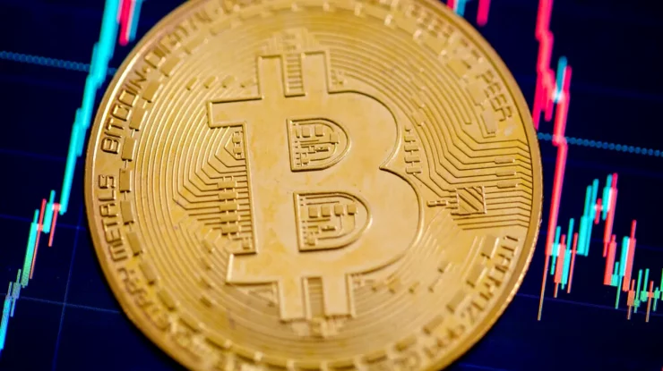 Bitcoin continuă să scadă. Criptomoneda a atins cel mai redus nivel din ultimele 16 luni