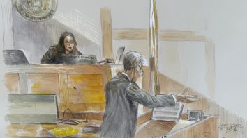 Bărbatul care a încercat să îl asasineze pe Donald Trump pe terenul de golf a fost condamnat la închisoare pe viață. Ryan Routh a încercat să se înjunghie în sala de judecată