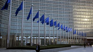 Trump amenință suveranitatea financiară și tech a Europei. Ce soluții propun liderii europeni pentru a reduce dependența de rețelele de plăți ale SUA